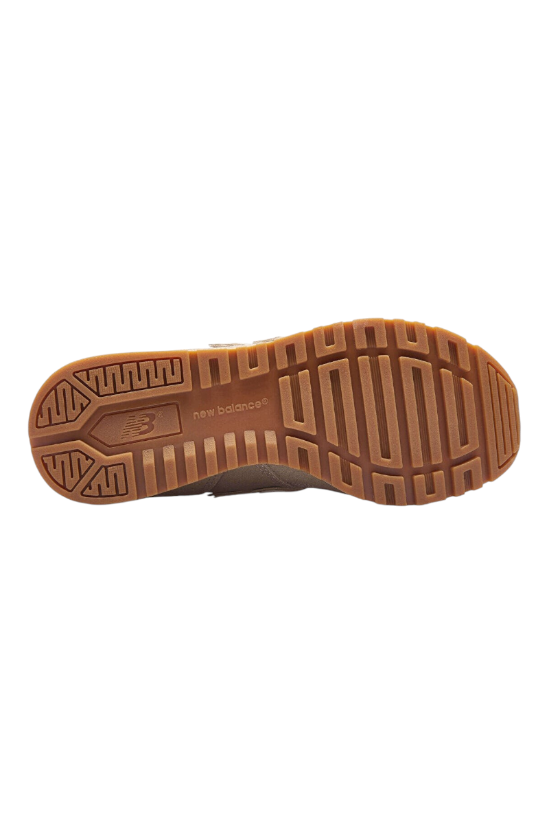 Sporline New Balance ML565VTG erkek spor ayakkabısının dayanıklı kauçuk dış taban yapısı ve dişli tasarımı