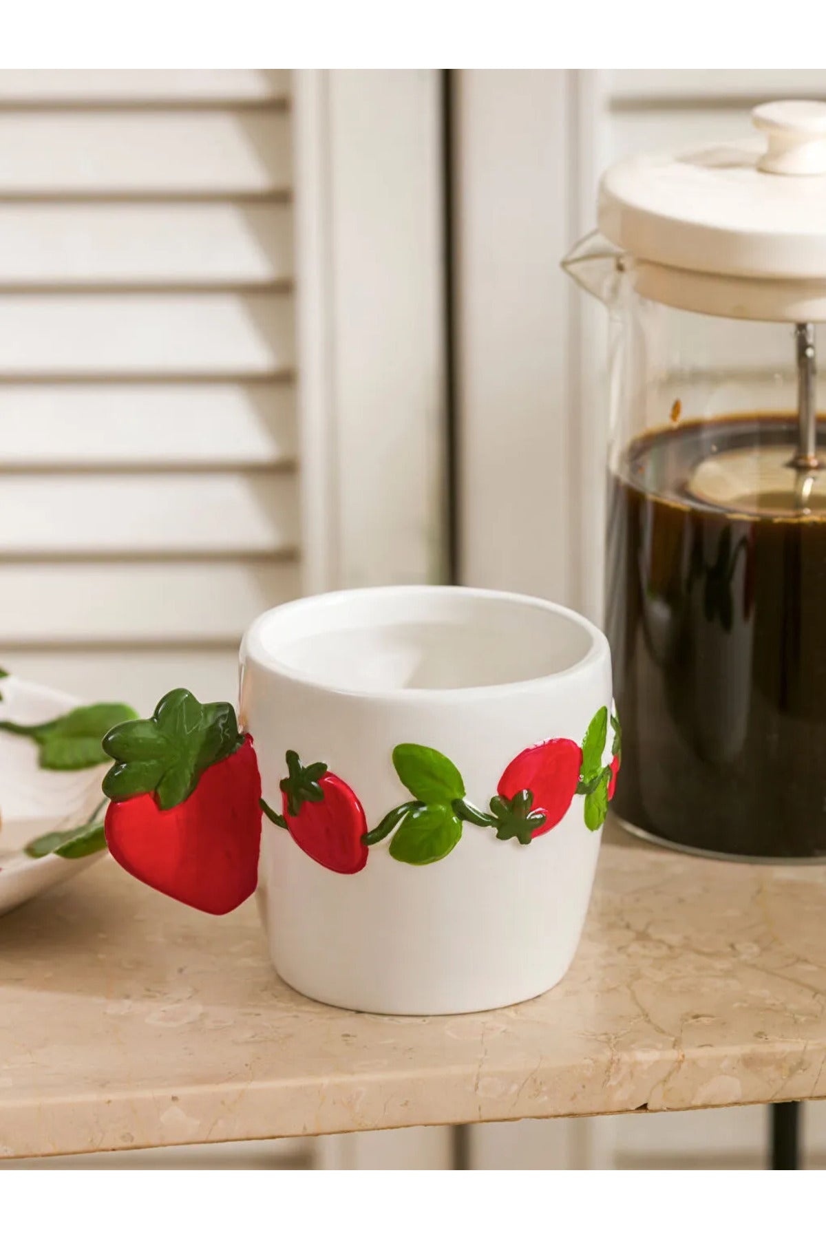 LC Waikiki Home Çilek Desenli Seramik Kupa S6DE45B8 - Karışık