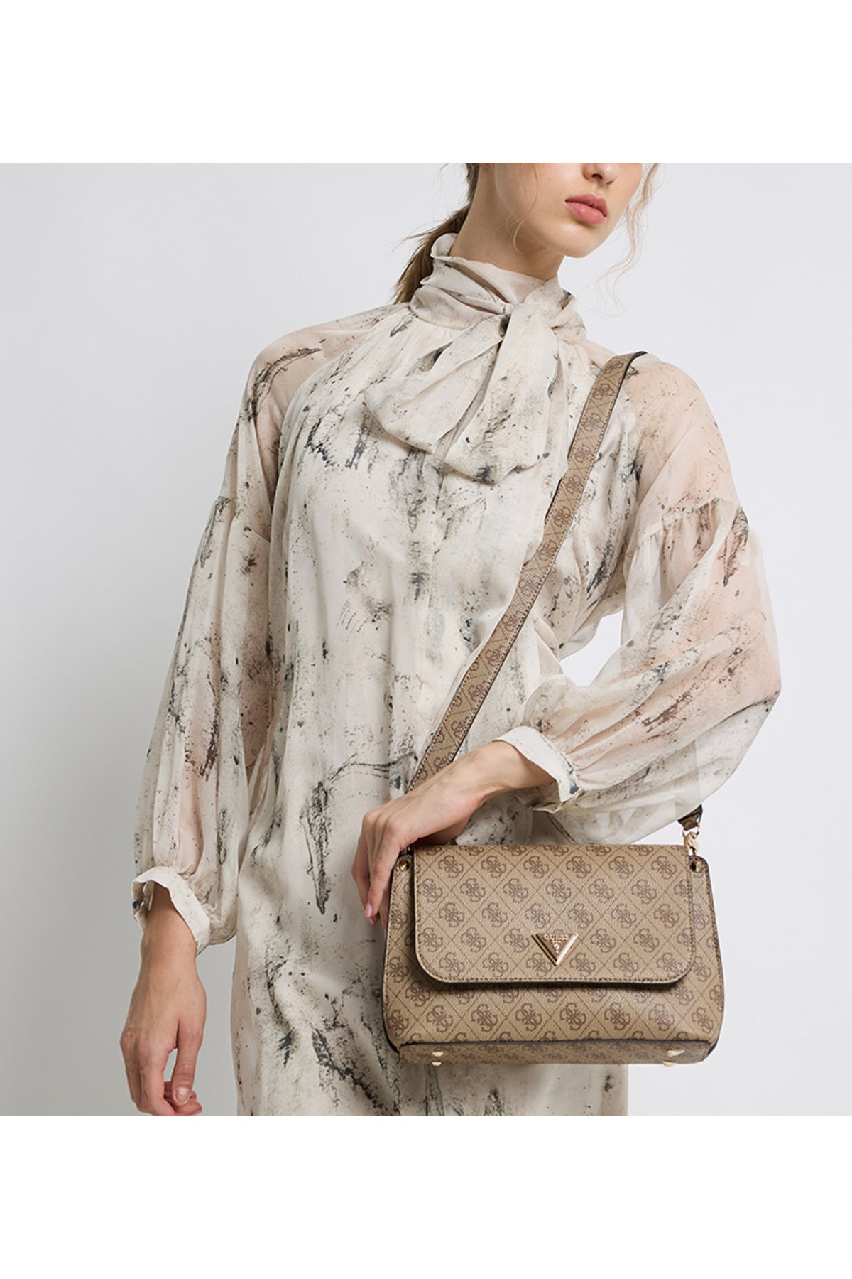 Guess Meridian II Kadın Omuz Çantası HWSG6974200 - Açık Bej / Kahverengi