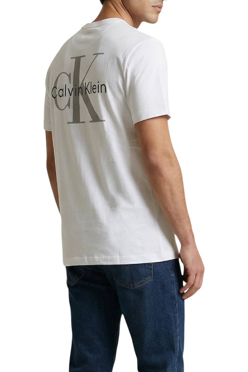 Sporline Calvin Klein beyaz renkli, sırt kısmında büyük logo baskısı bulunan %100 pamuklu regular kesim erkek tişört