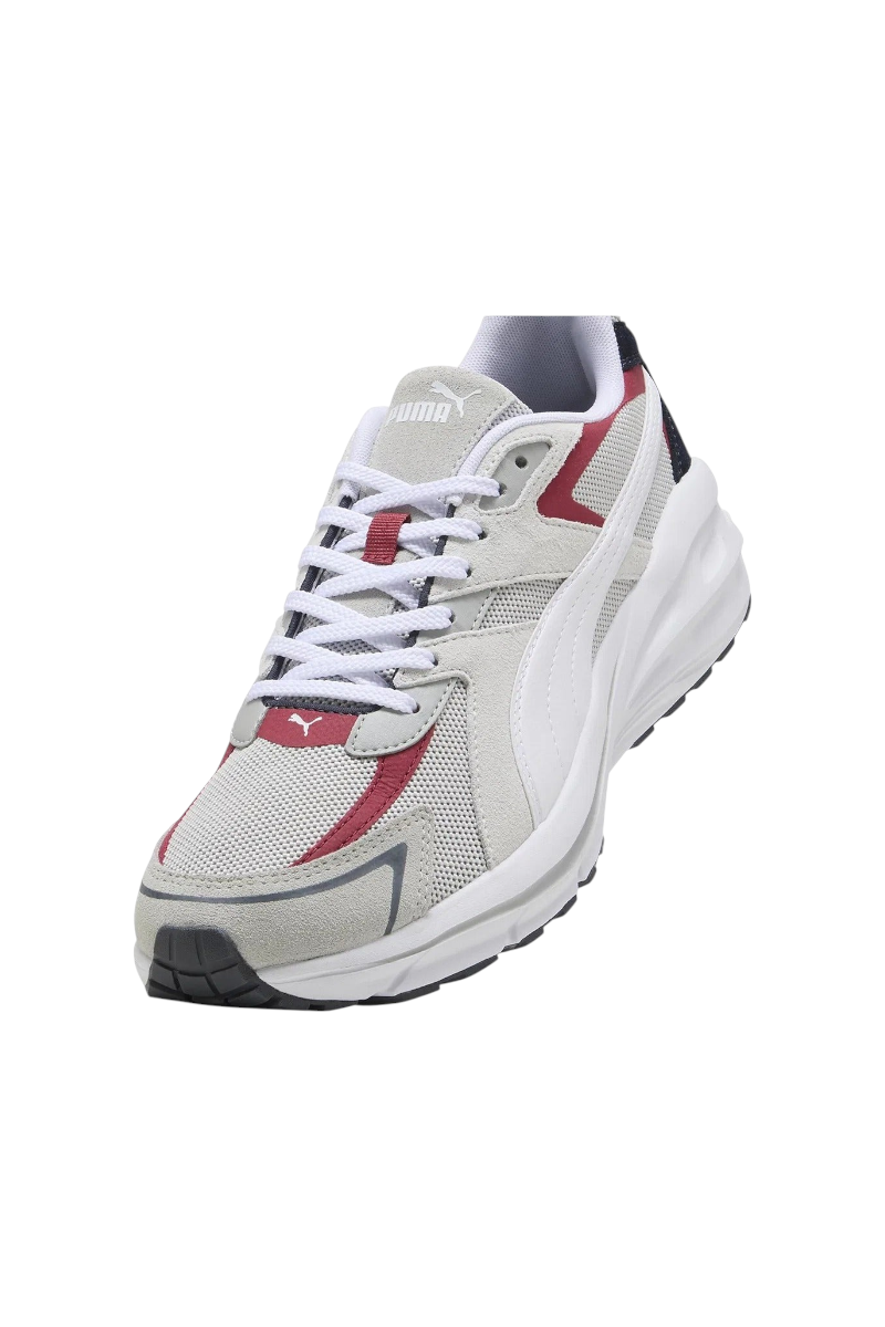 Sporline Puma Hypnotic Ls gri ve beyaz renkli, kırmızı detaylı, file ve süet karışımlı şık koşu ayakkabısı