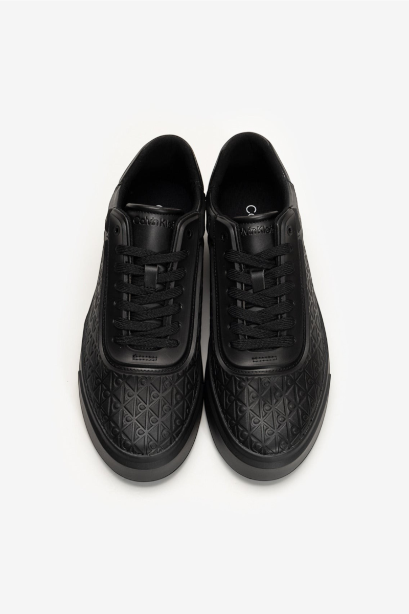 Sporline Calvin Klein siyah erkek sneaker, üzerinde kabartmalı logo desenleri bulunan şık deri günlük ayakkabı