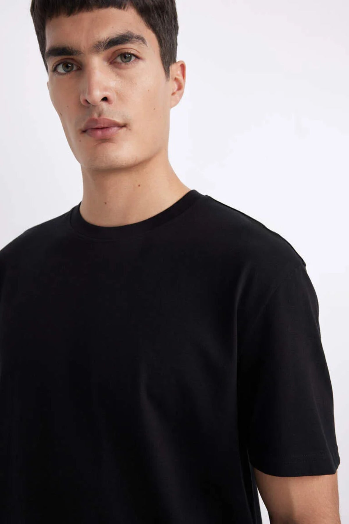 DeFacto Erkek T-Shirt V7699AZ - Siyah