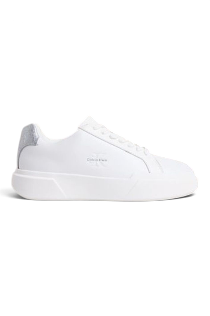 Sporline Calvin Klein beyaz kadın sneaker, topuk kısmında gümüş detaylı modern tasarım