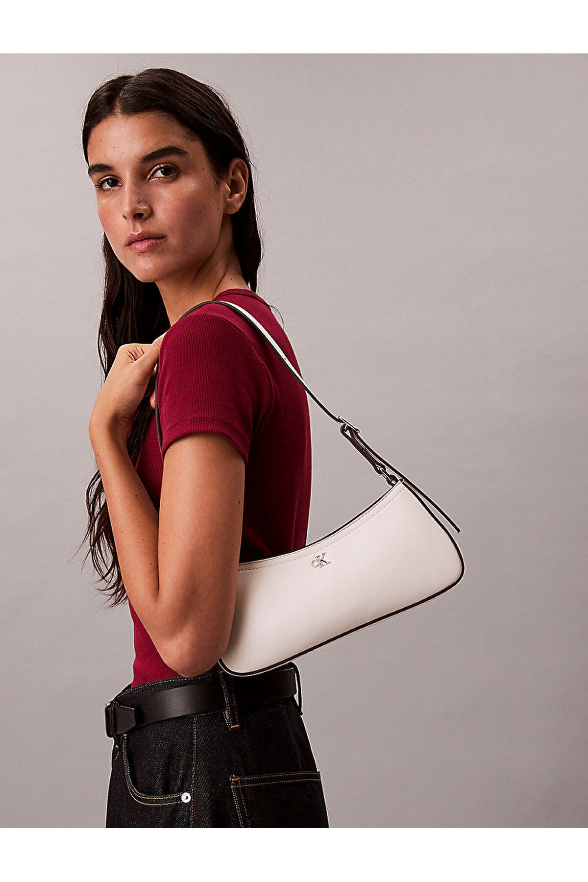 Calvin Klein CK Small Shoulder Bag Kadın Omuz Çantası LV04F3170G - Beyaz