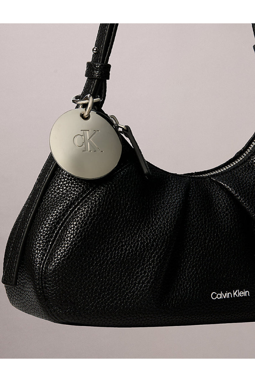 Calvin Klein Kadın ENGRAVED HW SMALL BAG LV04F3554G - Siyah