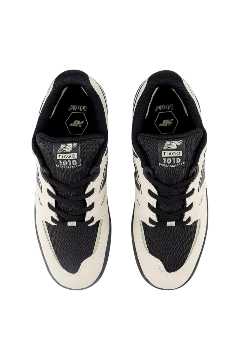 Sporline New Balance Numeric Tiago Lemos 1010 siyah ve bej renkli, 90'lar tarzı profesyonel kaykay ayakkabısı.