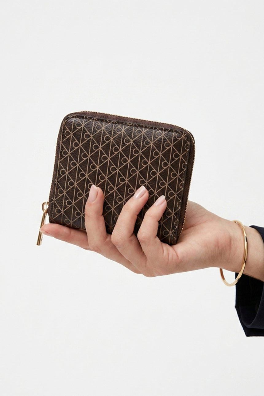 Calvin Klein Kadın EMBLEM AOP SQUARE ZIP AROUND LV04F1089G - Kahverengi