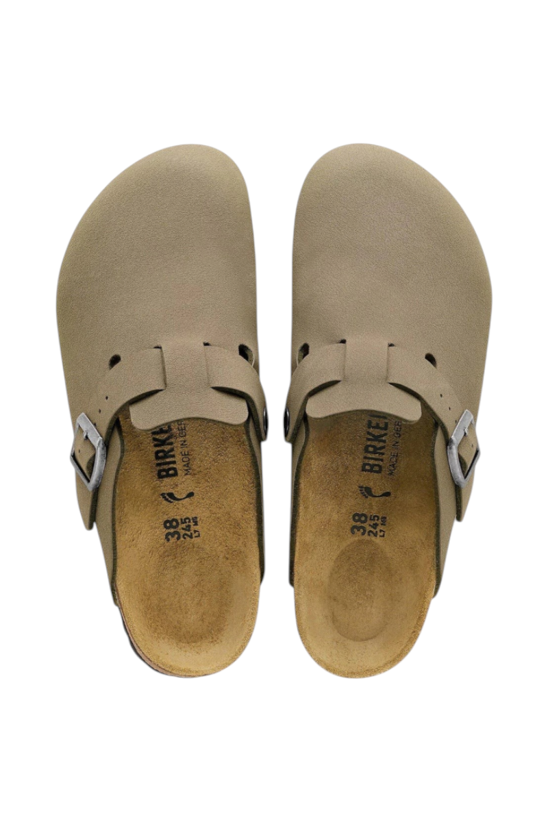 Sporline Birkenstock Boston unisex koyu yeşil terlik, mantar tabanlı ve ayarlanabilir tokalı tasarım