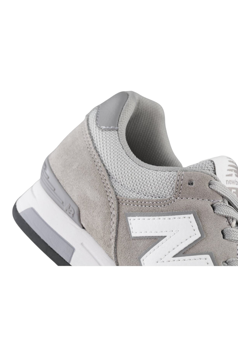 Sporline New Balance WL565GRY gri ve beyaz renkli, süet ve dokuma detaylı kadın günlük spor ayakkabı topuk detayı