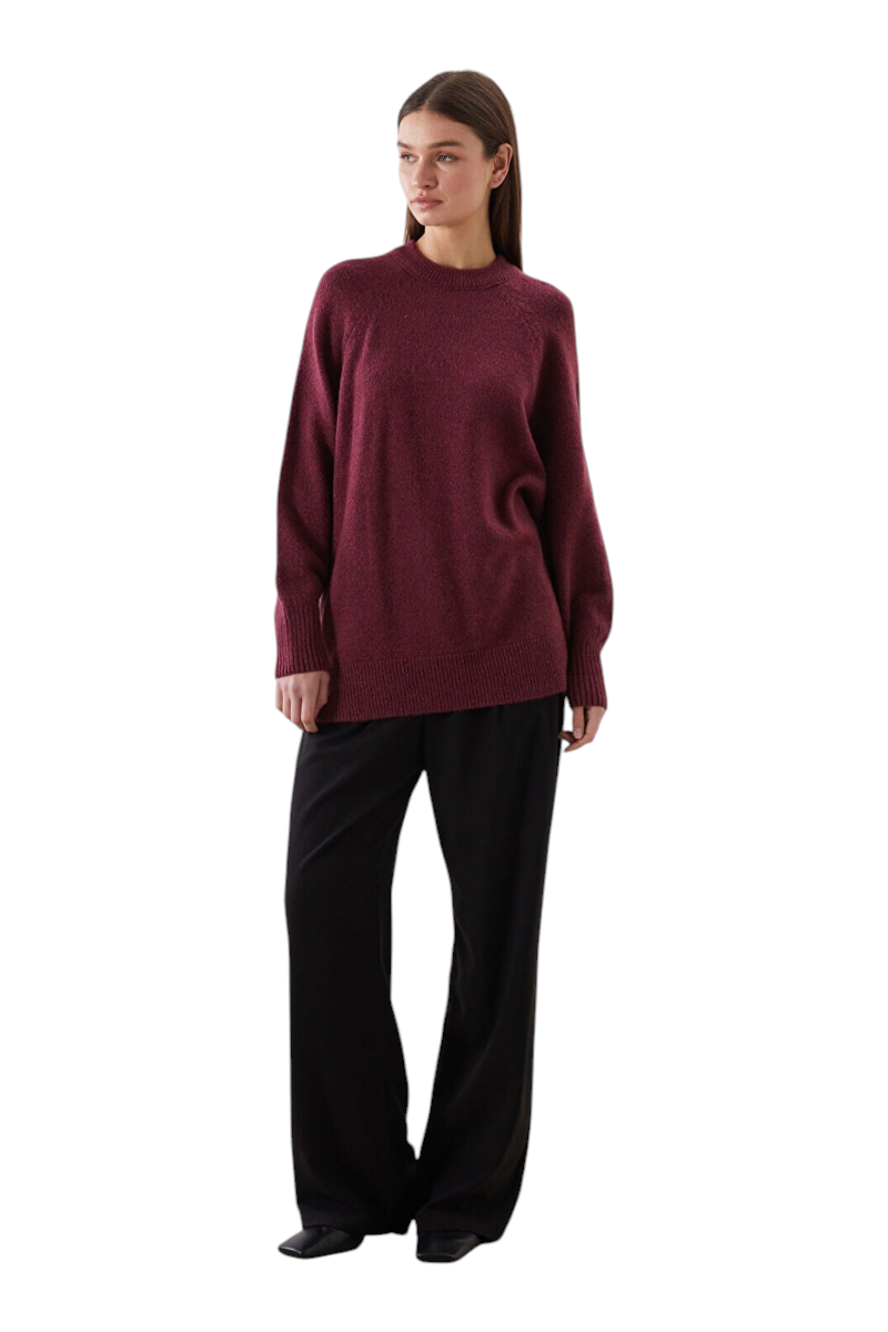 Sporline LC Waikiki bordo renkli, oversize kesim, pamuk karışımlı kadın tunik giyen model