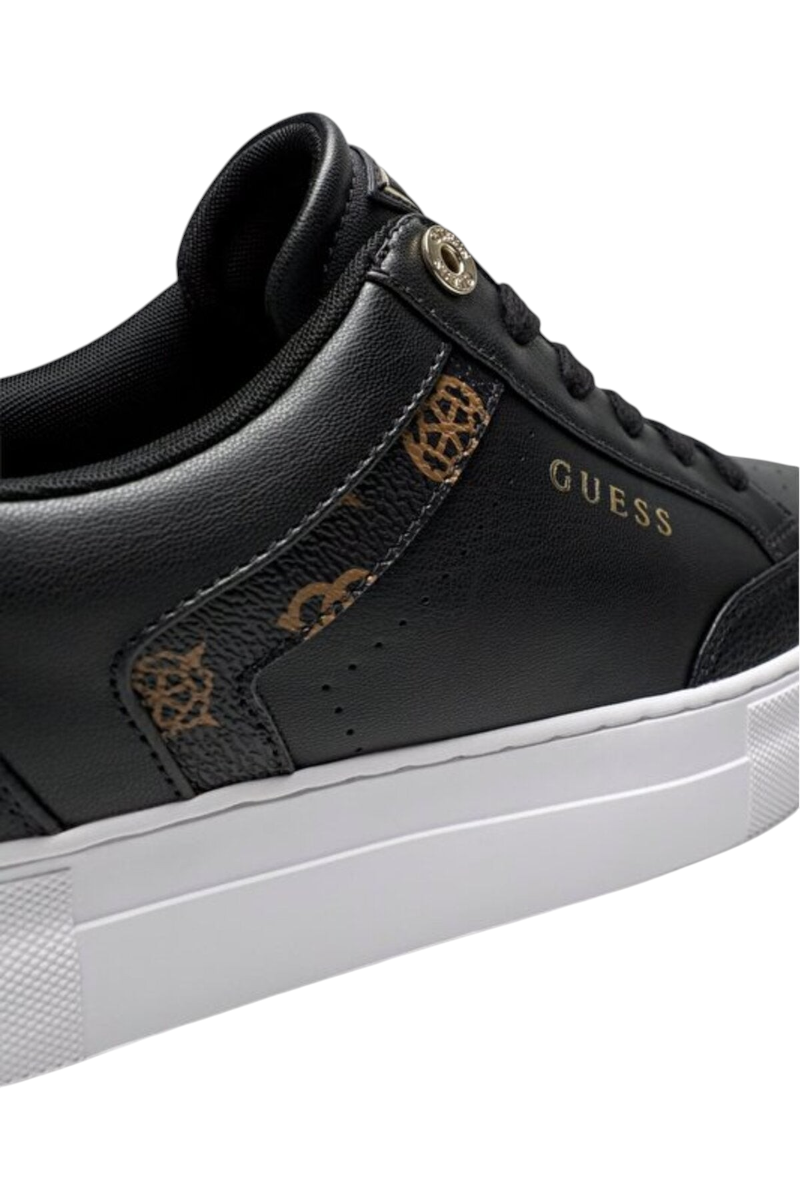 Sporline Guess siyah poliüretan kadın sneaker, yan kısmında logo detaylı ve beyaz kalın tabanlı şık tasarım