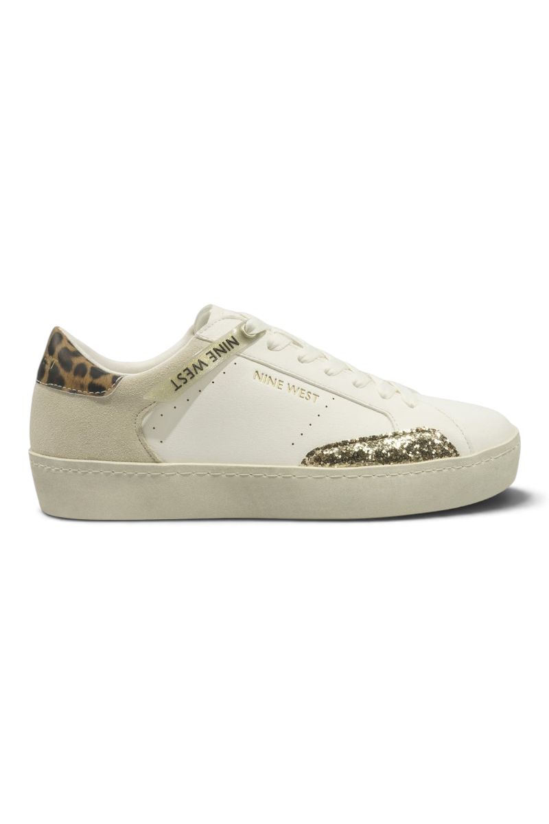 Sporline Nine West 6I beyaz kadın sneaker, leopar desenli topuk detayı ve altın simli yan panel ile şık tasarım.
