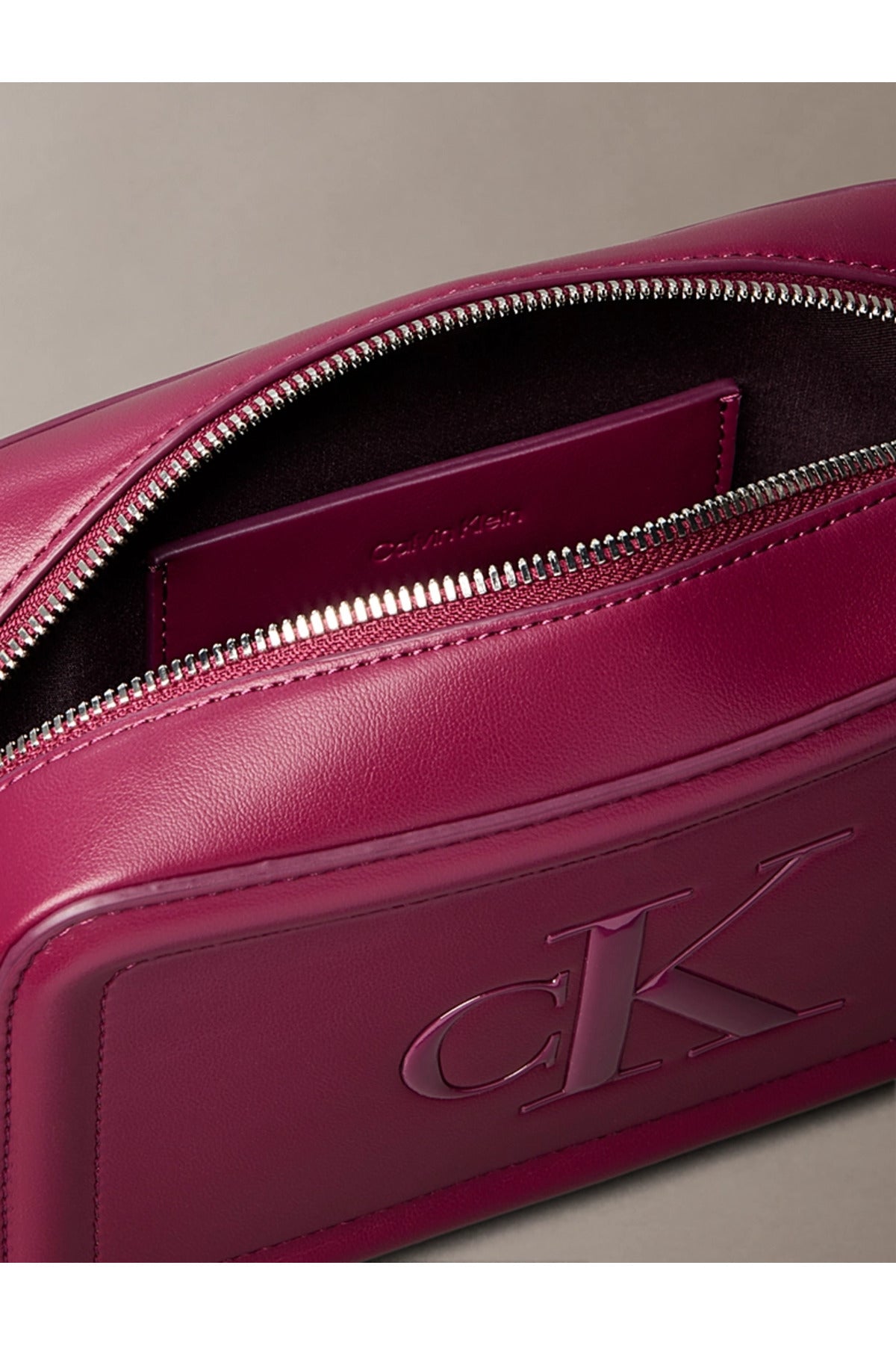 Calvin Klein Bold CK Camera Bag Kadın Omuz Çantası LV04F3220G - Kahverengi/Bej
