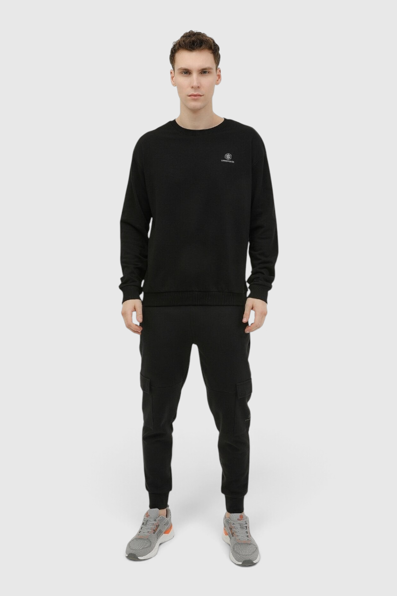 Sporline Lumberjack siyah regular kesim erkek sweatshirt giyen model