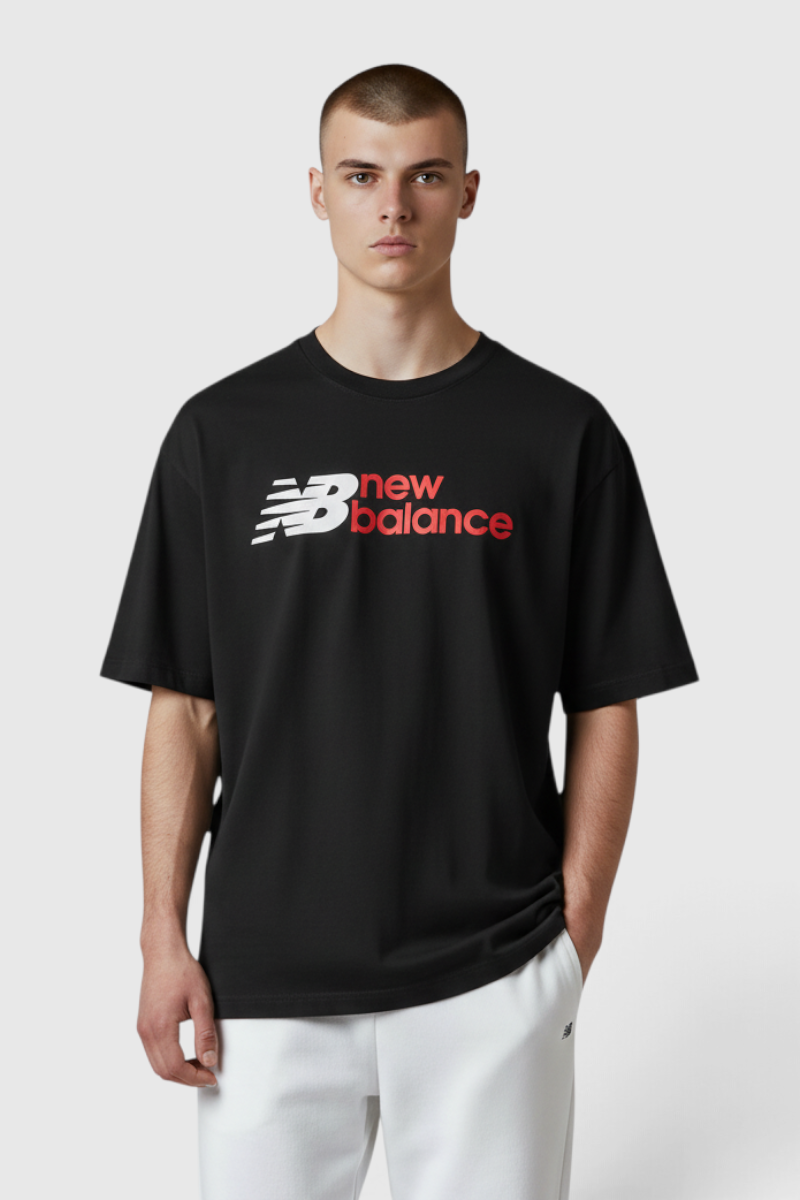 Sporline New Balance siyah regular kesim erkek tişört giyen kısa saçlı erkek model