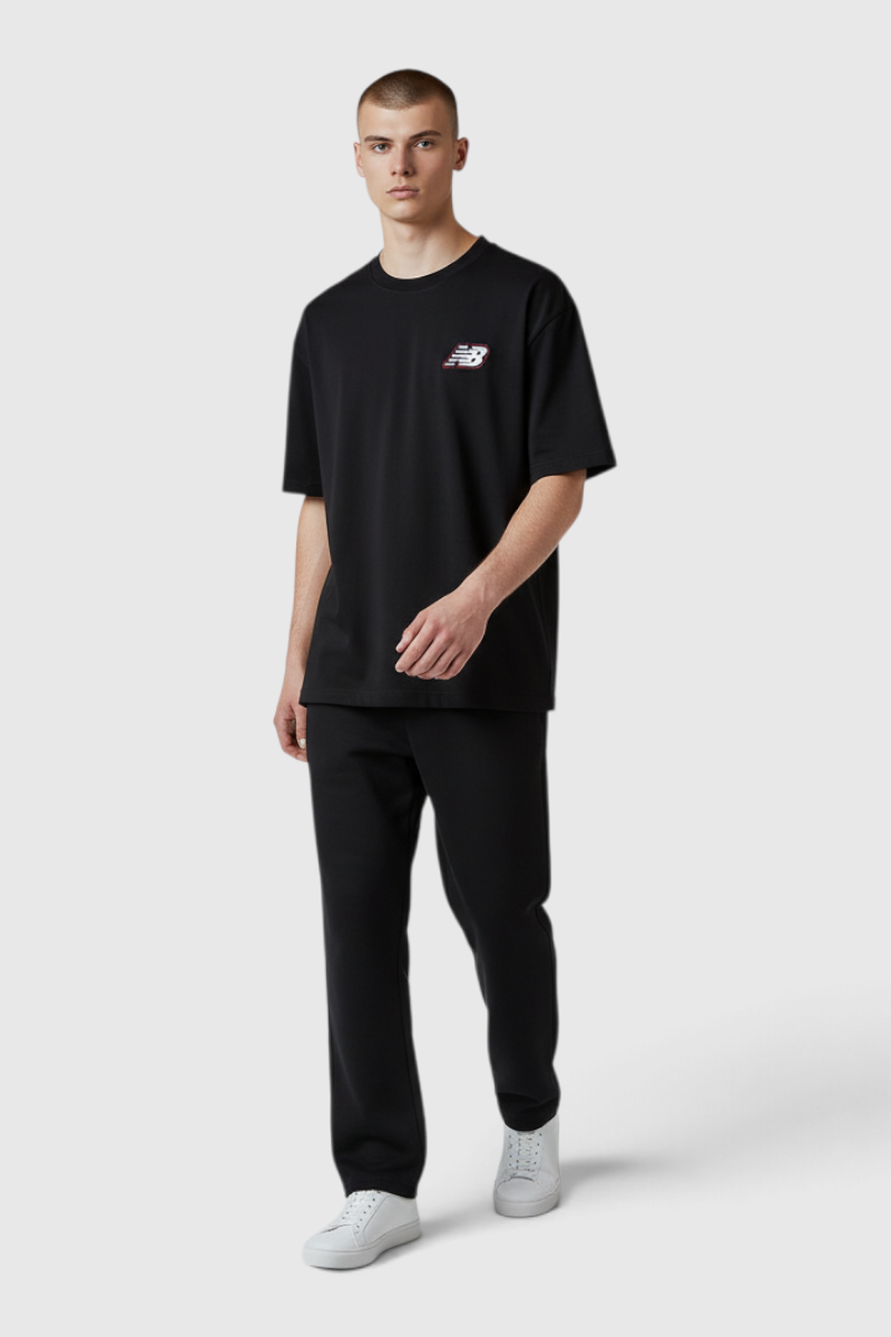 Sporline New Balance siyah regular kesim %100 pamuk erkek tişört giyen model