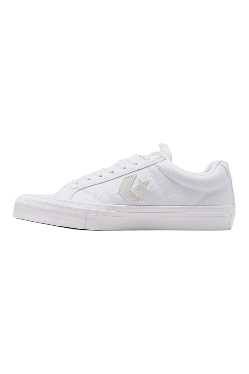 Sporline Converse beyaz kanvas sneaker, yan tarafta ikonik yıldız ve ok detayı, dayanıklı kauçuk tabanlı günlük ayakkabı