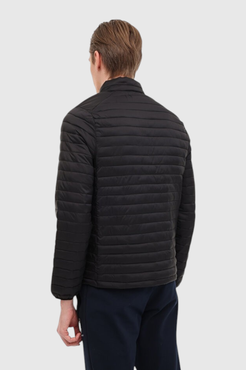 Sporline Lumberjack siyah renkli, bol kesim, %100 polyester erkek şişme montun arkadan görünümü