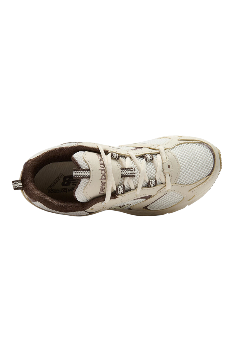 Sporline New Balance 408 unisex günlük spor ayakkabı, bej renkli file ve deri detaylı tasarım, üstten görünüm.