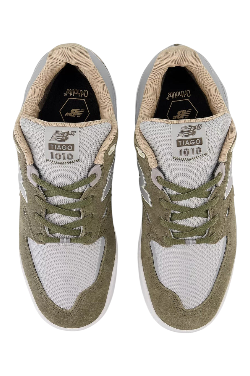 Sporline New Balance Tiago Lemos 1010 gri ve haki renkli süet file detaylı profesyonel kaykay ayakkabısı üstten görünüm