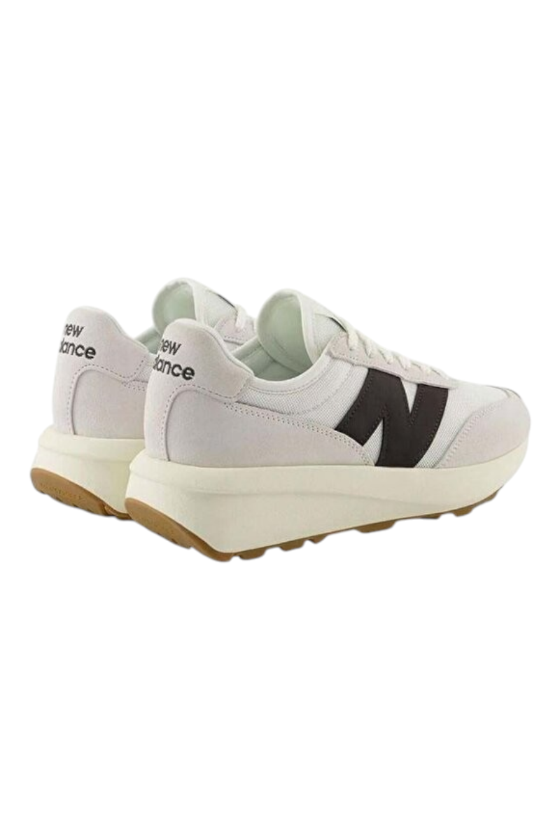 Sporline New Balance U370CA unisex lifestyle ayakkabı, beyaz süet ve file detaylı, siyah N logolu, kauçuk tabanlı