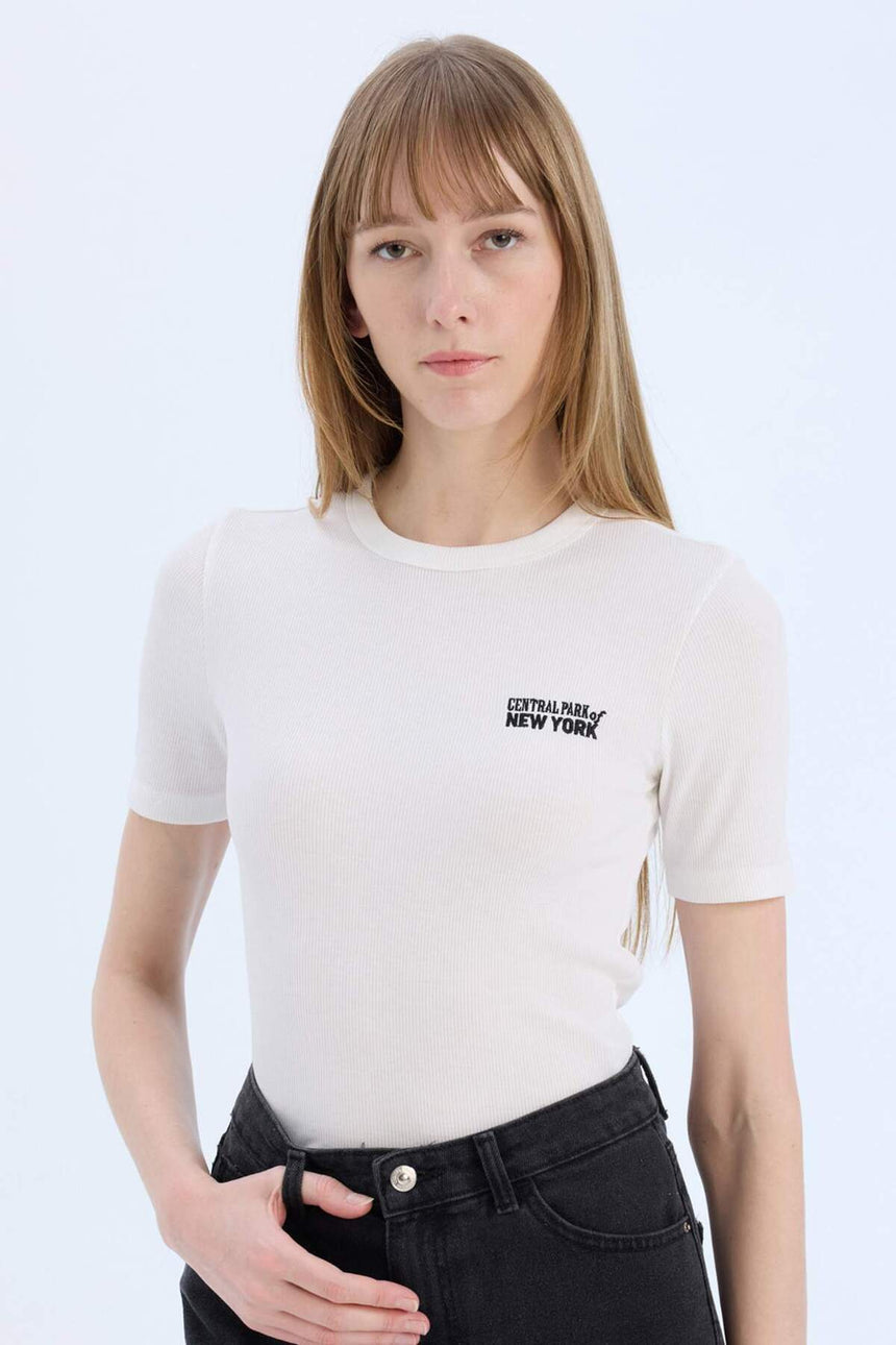 Defacto Kadın Short Sleeve T-Shirt E5068Ax - Ekru
