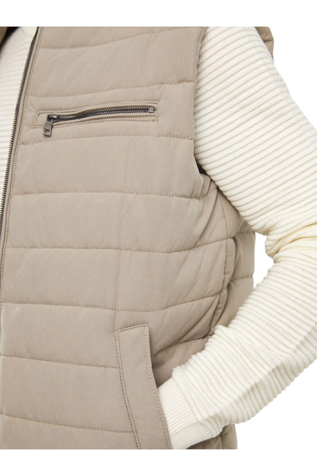 Sporline LC Waikiki ekru renkli, fermuarlı ve kapitone detaylı erkek polyester yelek