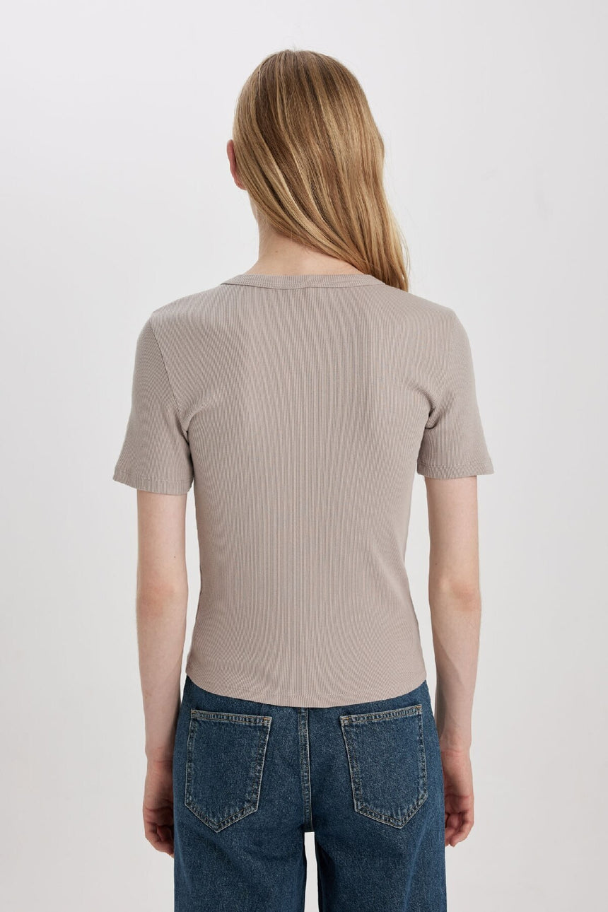 Defacto Kadın Short Sleeve T-Shirt C0097Ax - Kahverengi / Kum Beji