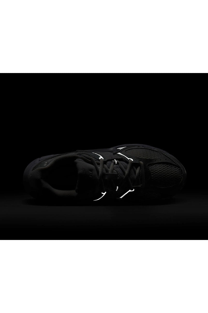 NIKE HQ7901 W V5 RNR - Beyaz