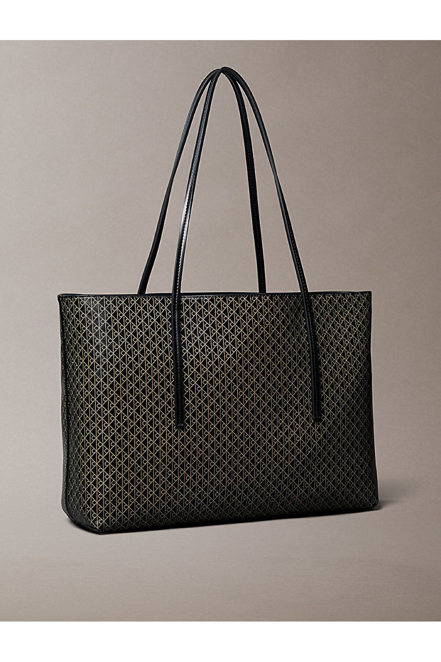 Calvin Klein Kadın EMBLEM AOP TOTE W/ POUCH LV04F3266G - Siyah