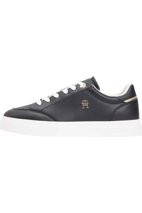Sporline Tommy Hilfiger siyah deri kadın sneaker, beyaz bağcıklı ve yan tarafta altın renkli TH logolu tasarım
