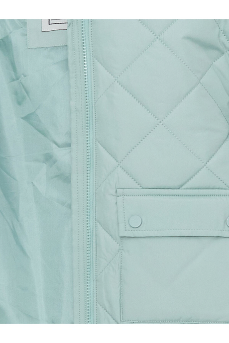 Sporline LC Waikiki pastel yeşil renkli, kapitone dikiş detaylı ve cepli çocuk montu kumaş dokusu