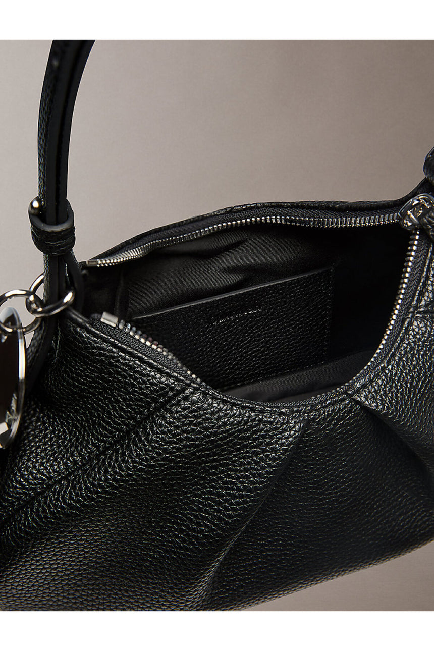 Calvin Klein Kadın ENGRAVED HW SMALL BAG LV04F3554G - Siyah