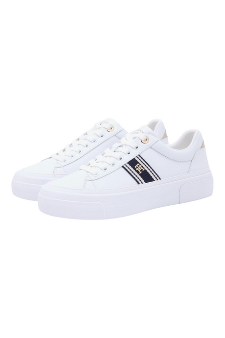 Sporline Tommy Hilfiger beyaz deri kadın sneaker, yan kısmında lacivert çizgili logo detayı ile