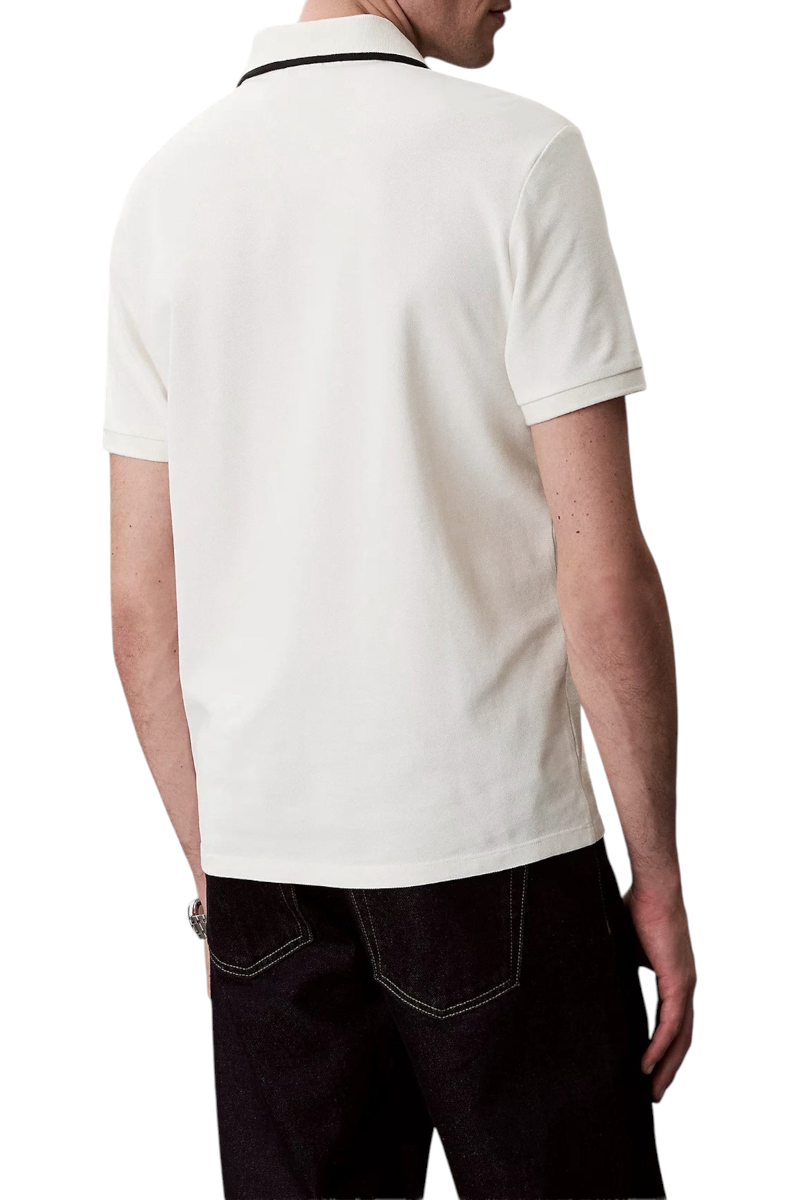 Sporline Calvin Klein beyaz renkli, %100 pamuklu, regular kesim erkek polo yaka tişörtün arkadan görünümü