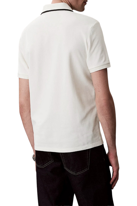 Sporline Calvin Klein beyaz renkli, %100 pamuklu, regular kesim erkek polo yaka tişörtün arkadan görünümü