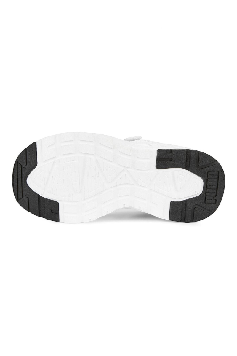 Sporline Puma Trinity Lite beyaz ve siyah renkli çocuk spor ayakkabısının alt taban görünümü