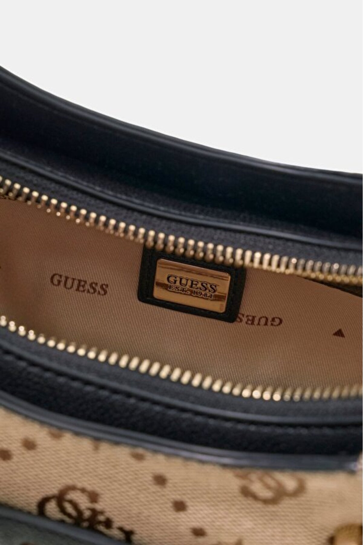 Guess Dorothy Kadın Omuz Çantası HWJP2231180 - Bej