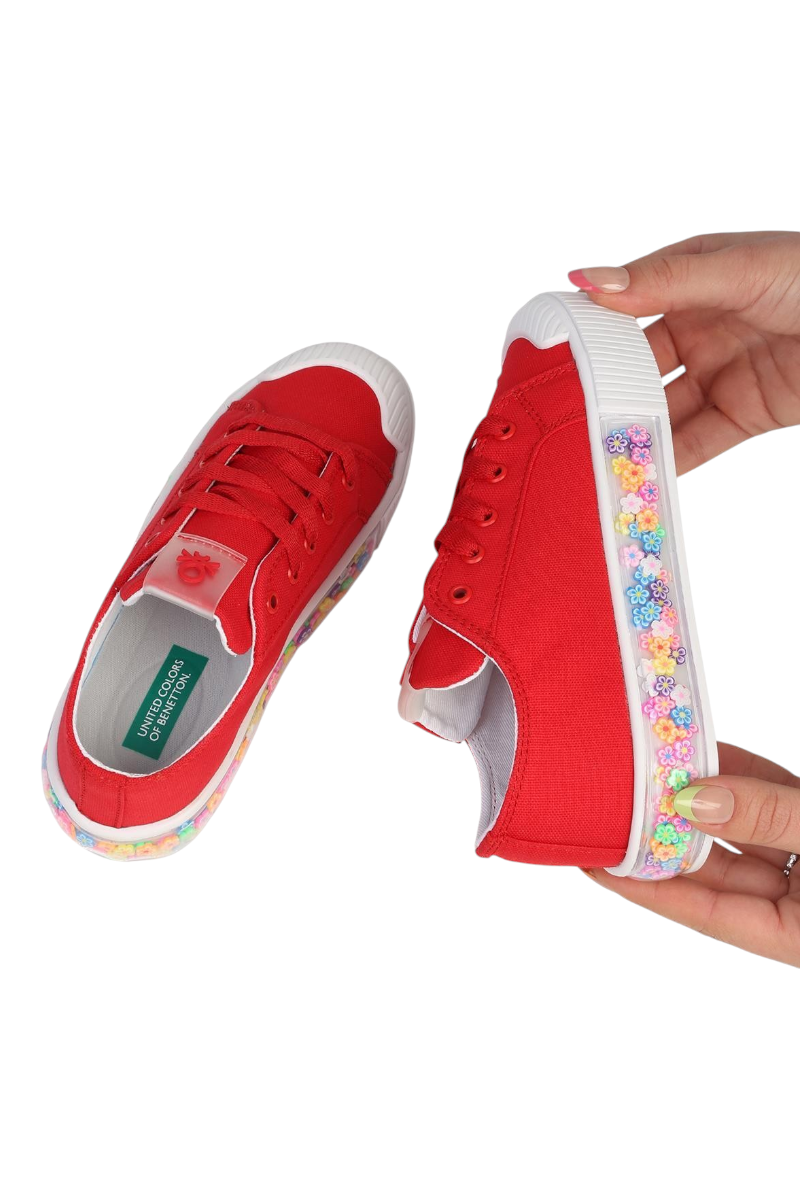 Sporline Benetton kırmızı tekstil çocuk sneaker, tabanında renkli çiçek detayları bulunan günlük spor ayakkabı