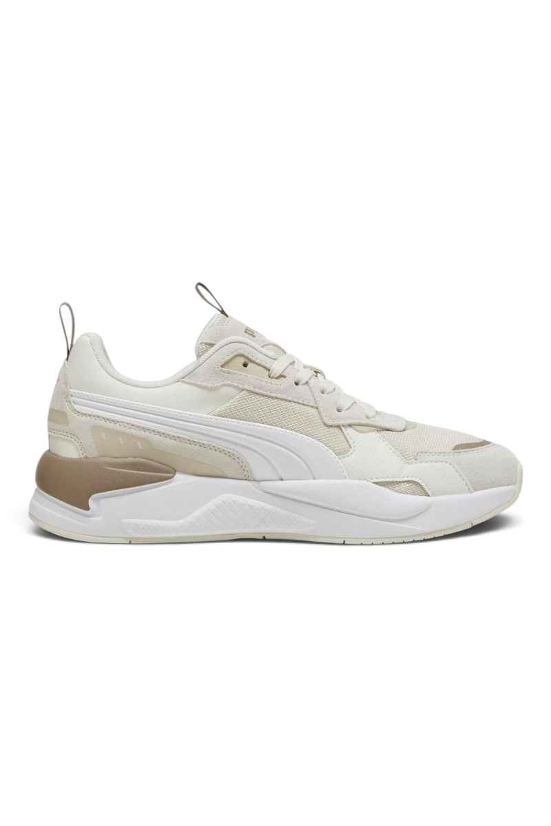 Sporline Puma X-Ray 3 kırık beyaz unisex spor ayakkabı, Softfoam tabanlı, file ve süet detaylı yan profil görünümü