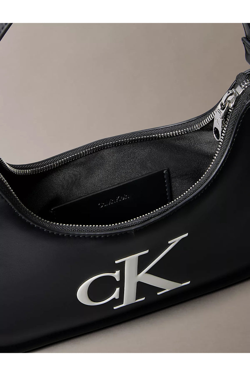 Calvin Klein Kadın BOLD CK SMALL SHOULDER BAG LV04F3230G - Siyah