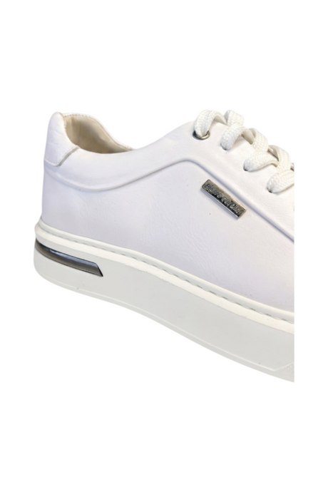 Sporline Pierre Cardin beyaz suni deri erkek sneaker, yan tarafında metal logo detayı bulunan günlük spor ayakkabı
