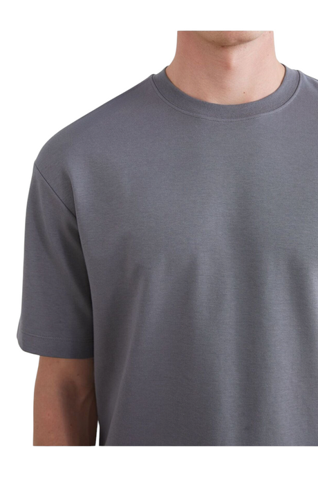 Sporline LC Waikiki koyu gri renkli, %100 pamuklu, kısa kollu ve comfort kesim erkek t-shirt