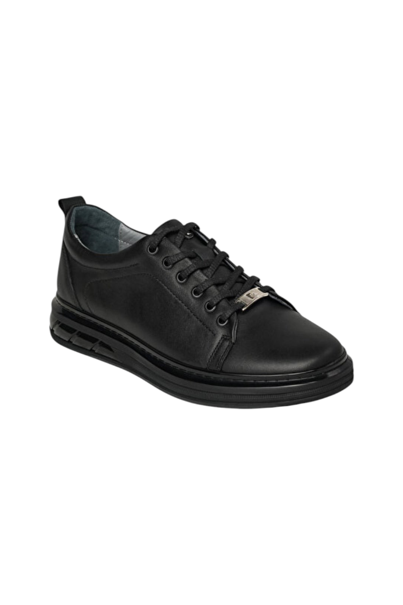 Sporline Pierre Cardin siyah deri erkek sneaker ayakkabı, bağcıklı tasarım ve modern taban yapısı.