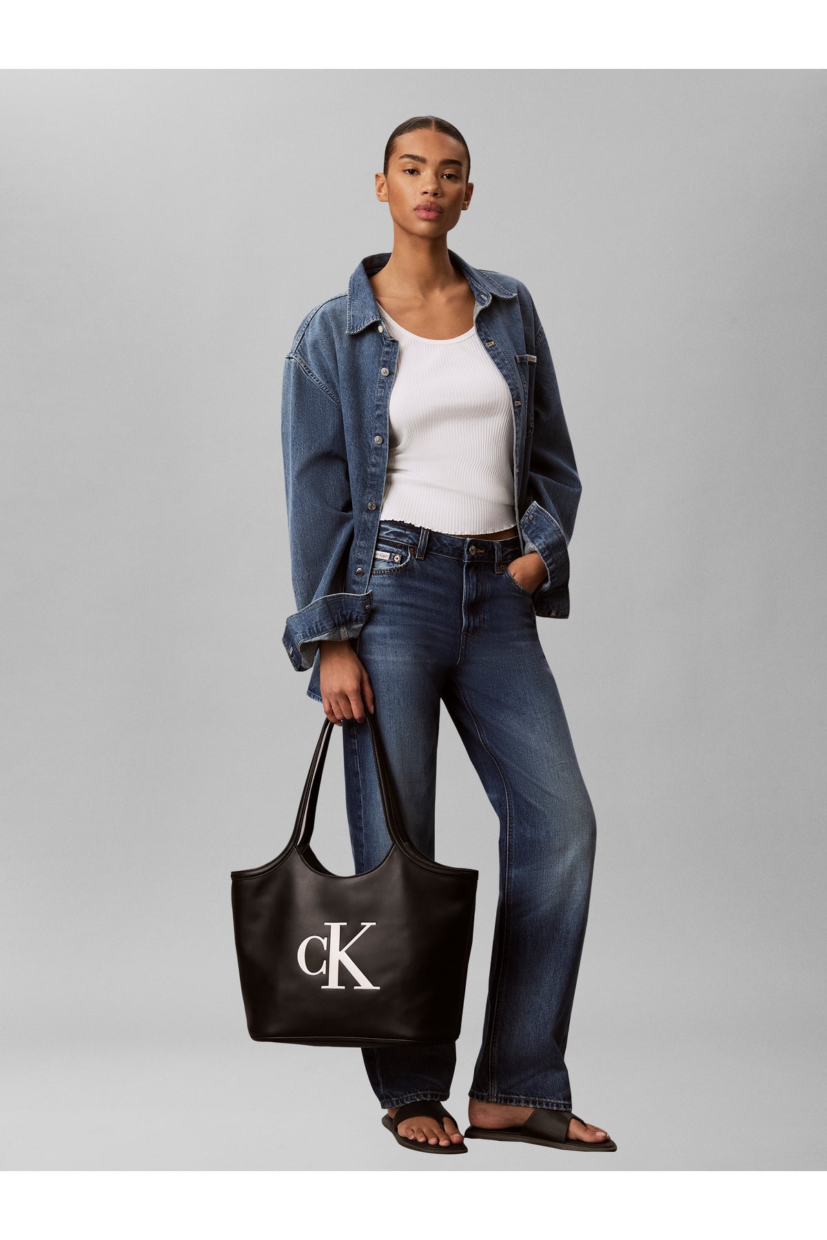 Calvin Klein Bold CK Shopper Kadın Omuz Çantası LV04F3562G - Siyah
