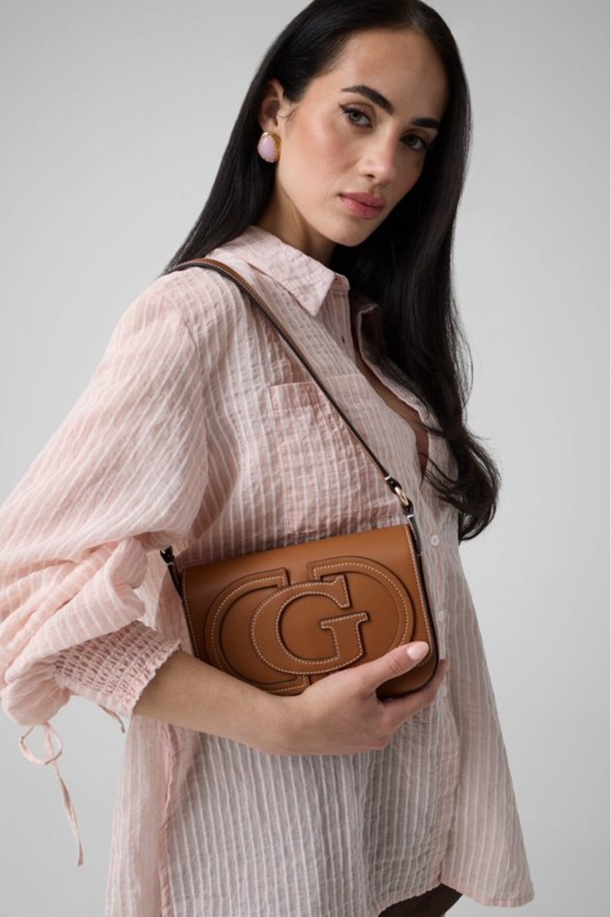 Guess Ruby Kadın Omuz Çantası HWVG9740190 - Kahverengi