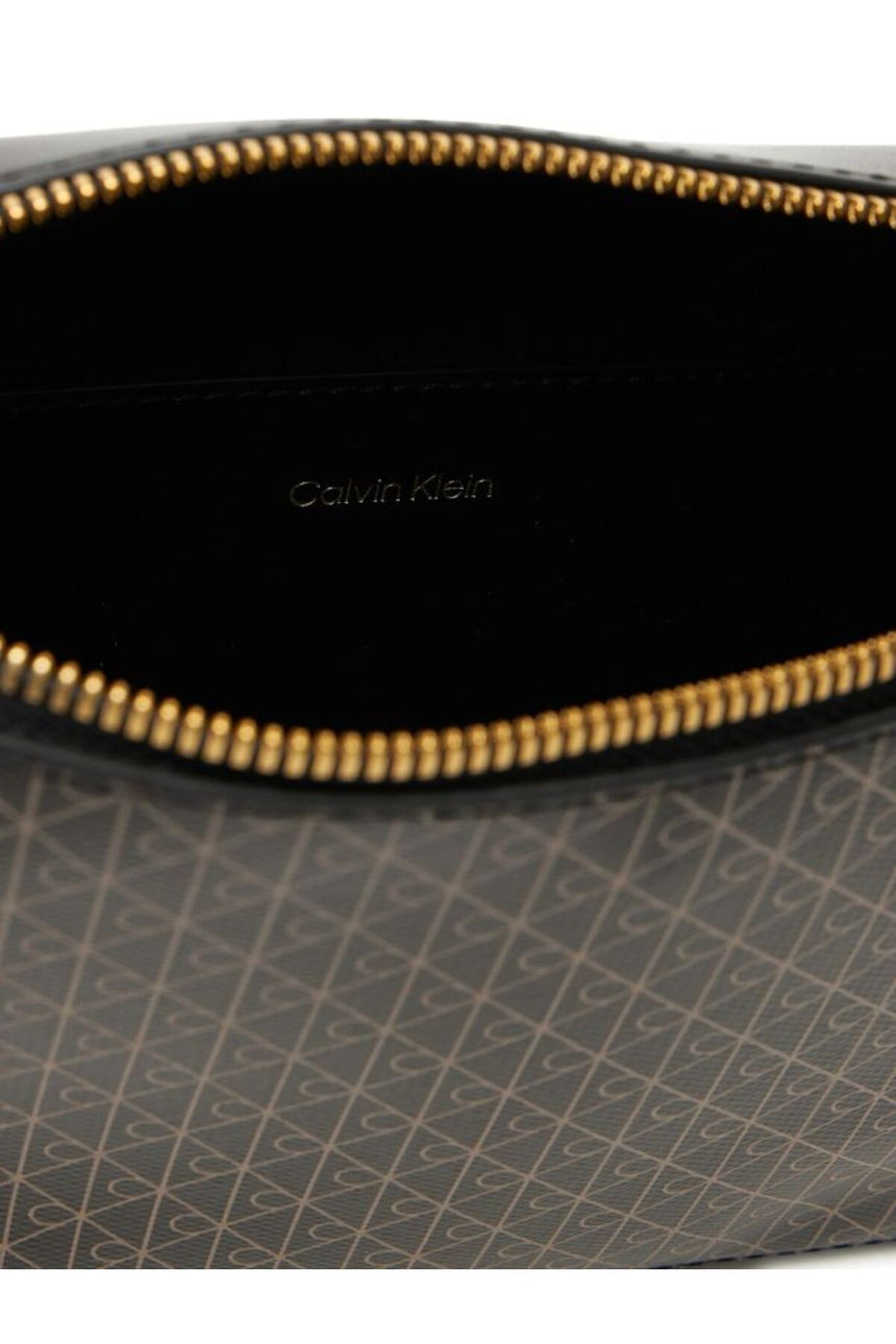 Calvin Klein Kadın EMBLEM AOP ELONGATED CAMERA BAG LV04F3268G - Siyah