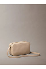 Calvin Klein Kadın BOLD CK CAMERA BAG LV04F3220G - Kahverengi/  Bej