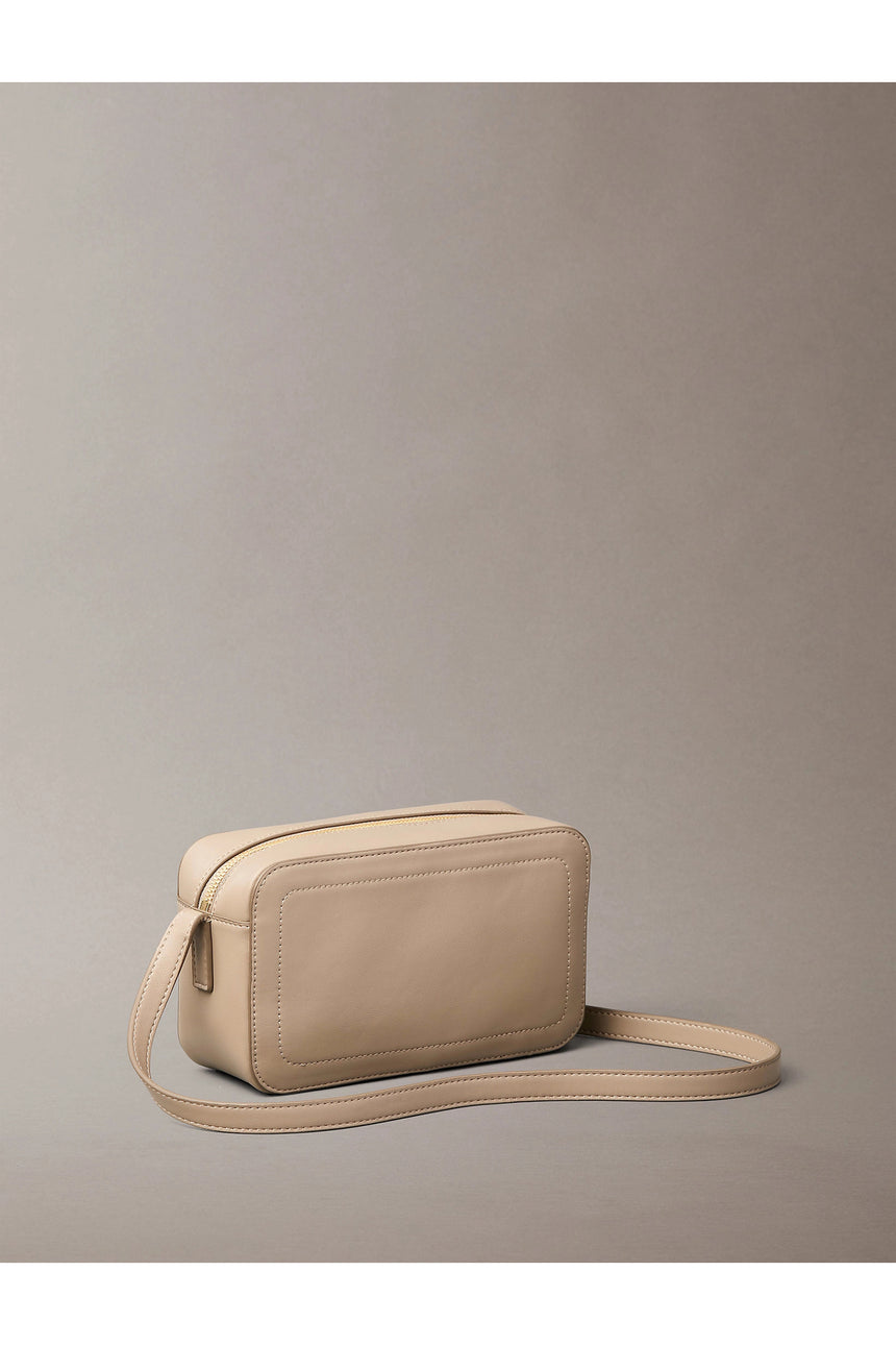 Calvin Klein Kadın BOLD CK CAMERA BAG LV04F3220G - Kahverengi/  Bej